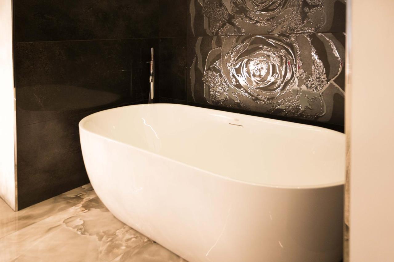 Vipverona Luxury Apartment - Royal Welcome Exteriör bild