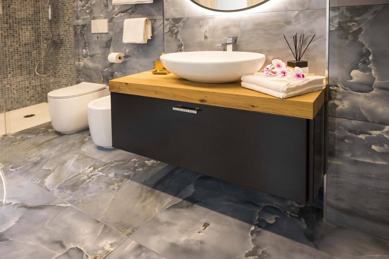 Vipverona Luxury Apartment - Royal Welcome Exteriör bild