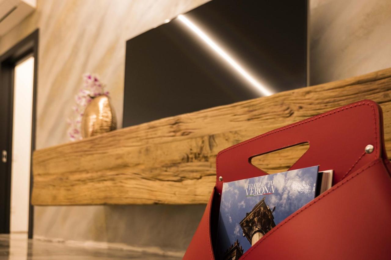 Vipverona Luxury Apartment - Royal Welcome Exteriör bild