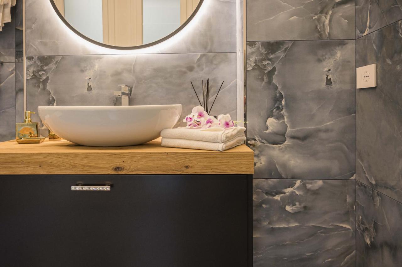 Vipverona Luxury Apartment - Royal Welcome Exteriör bild